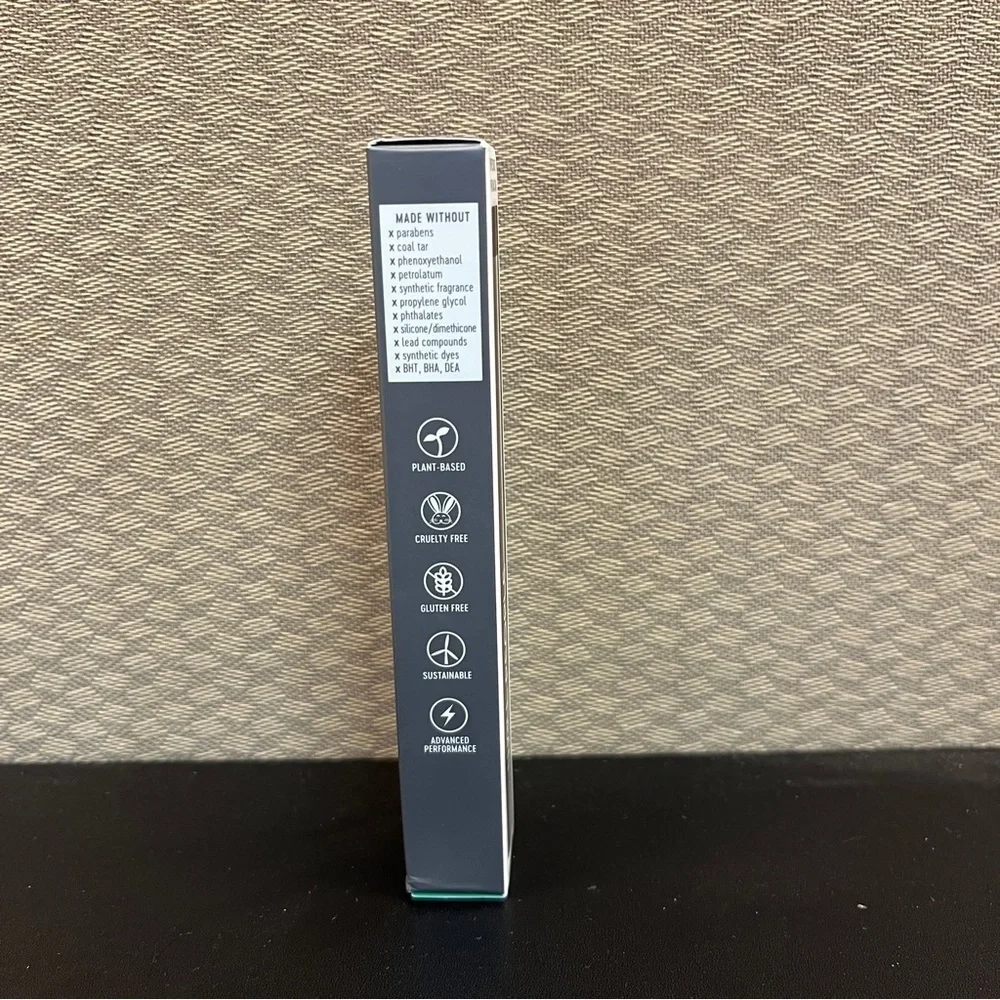 Well People Expressionist Pro Mascara Black .25 oz New in Box